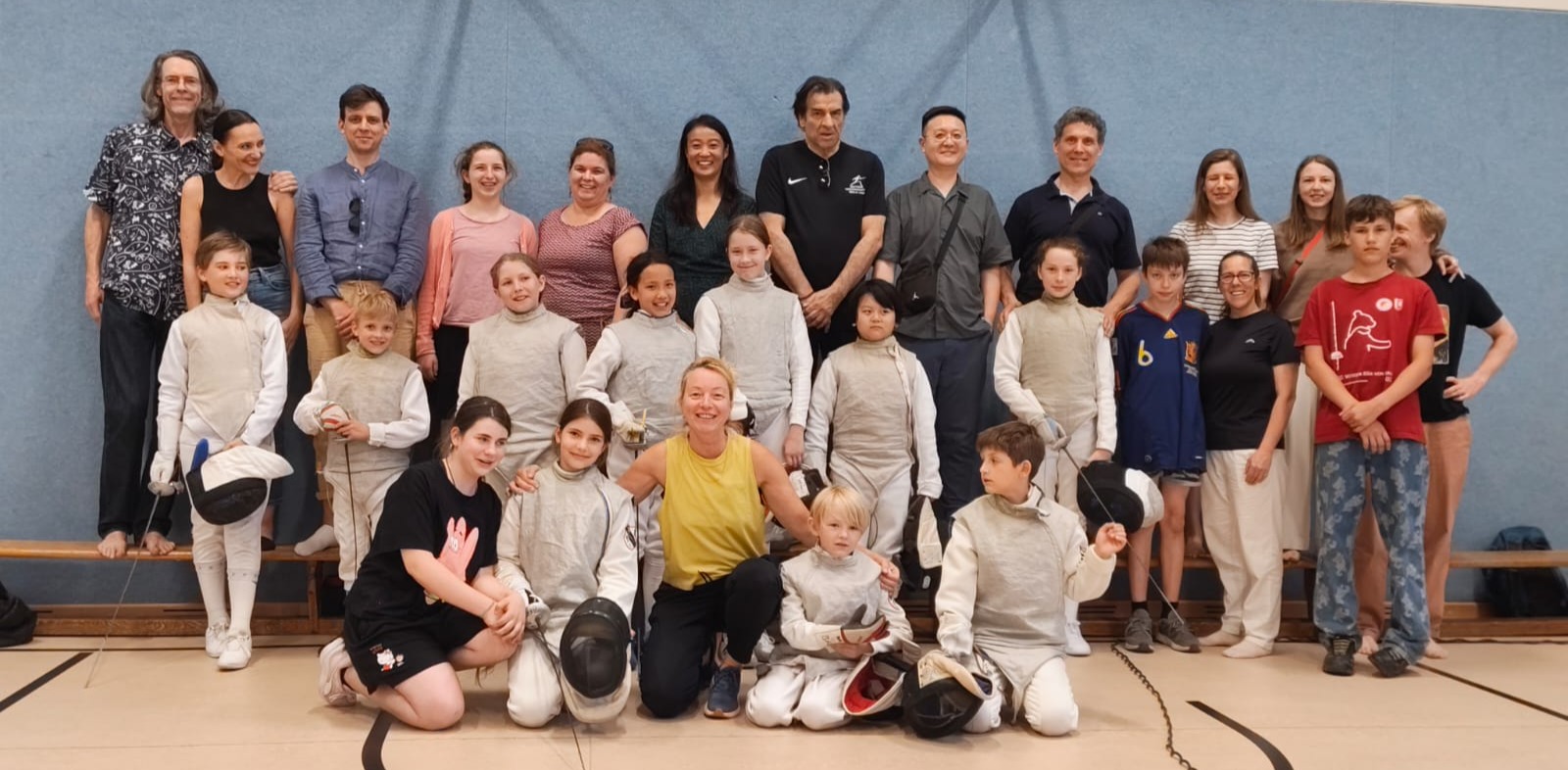 Eltern, Kinder und Trainerin